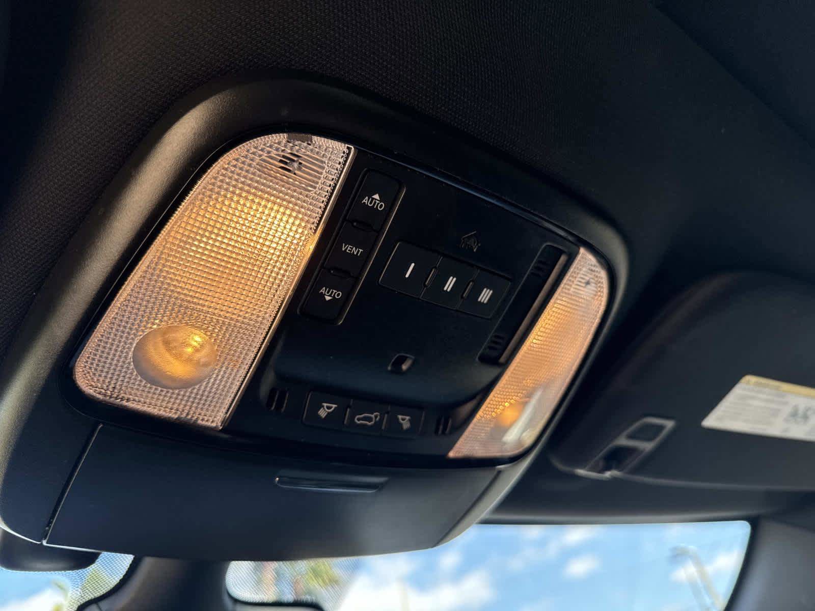 Used 2024 Dodge Durango GT image 34