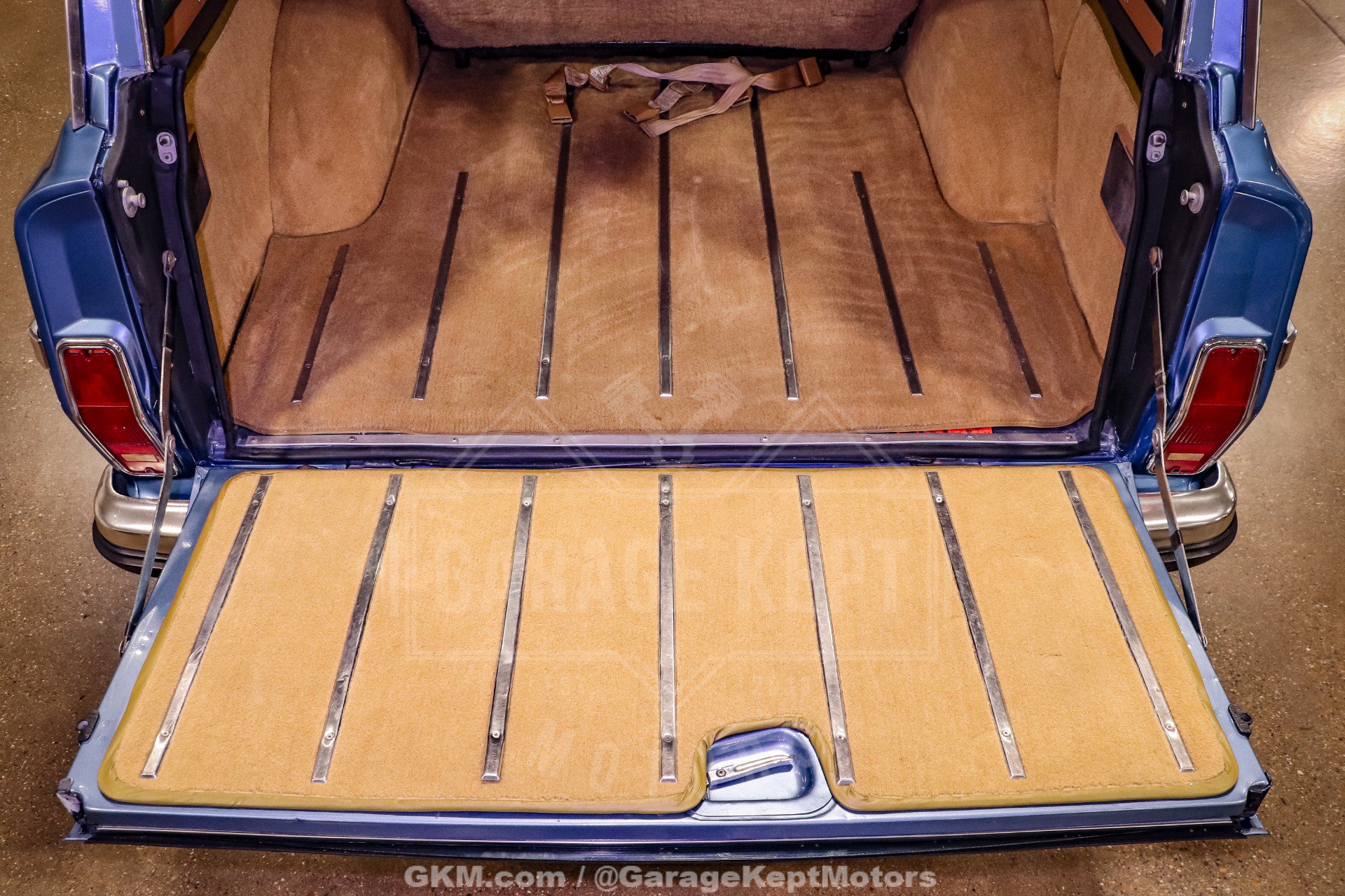 Used 1987 Jeep Grand Wagoneer AWD/4WD image 92