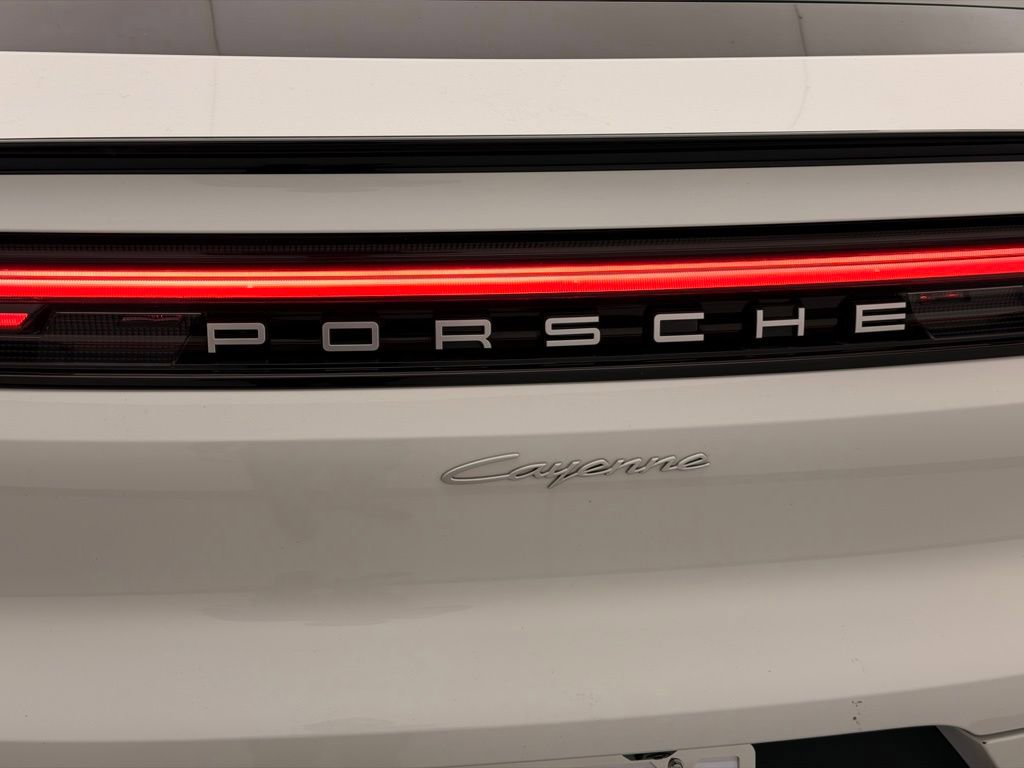 Used 2024 Porsche Cayenne Coupe image 39