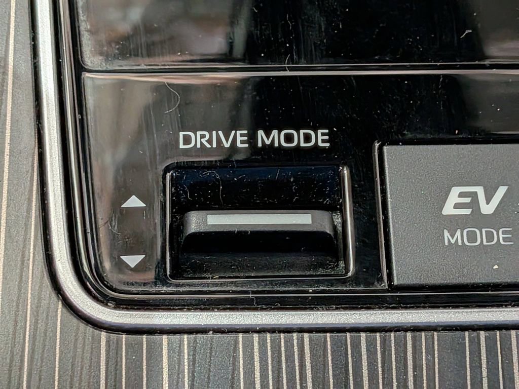 Used 2021 Toyota Sienna Limited image 27