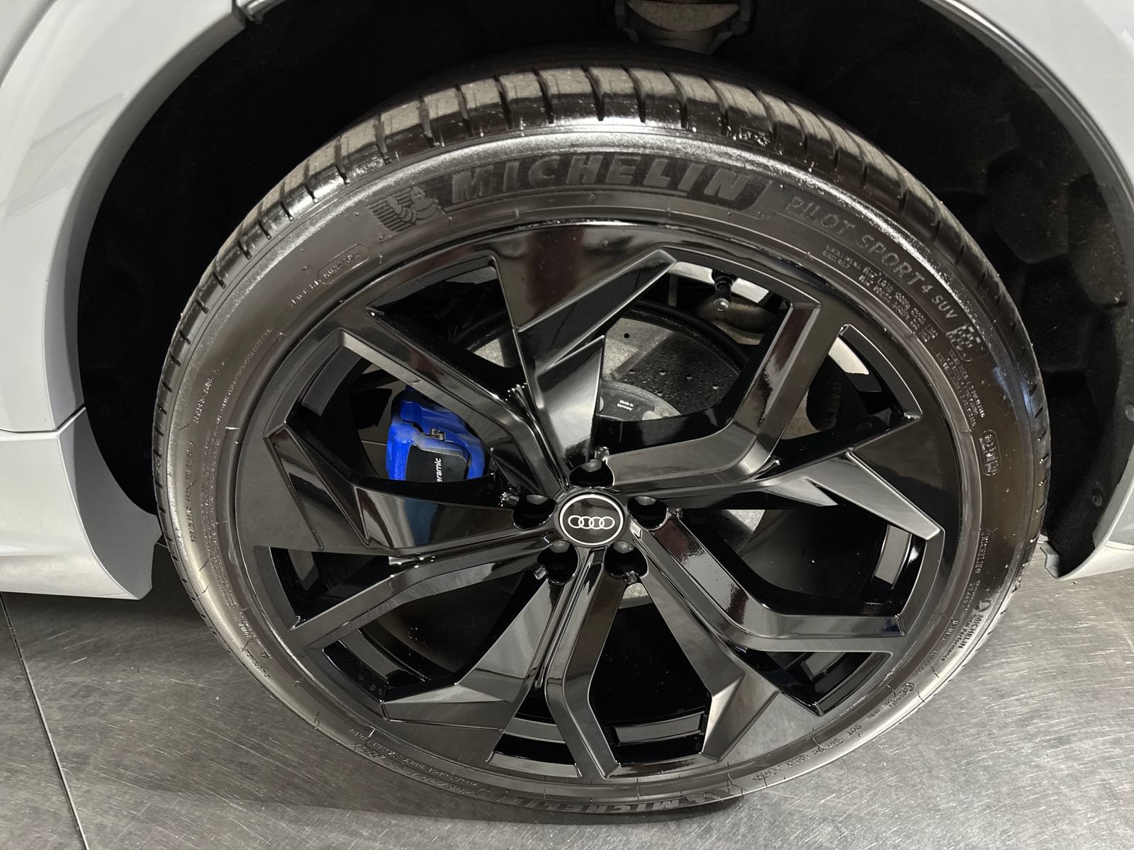 Used 2022 Audi RS Q8 AWD/4WD image 12