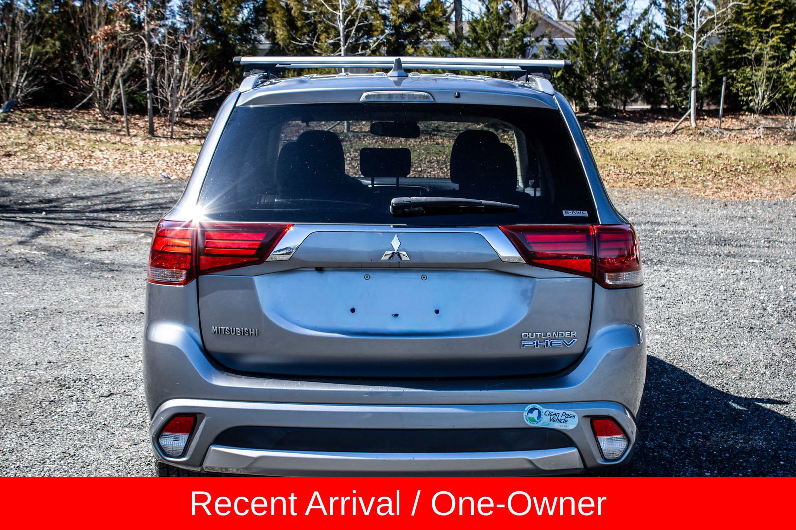 Used 2018 Mitsubishi Outlander 4WD Plug-In Hybrid image 6
