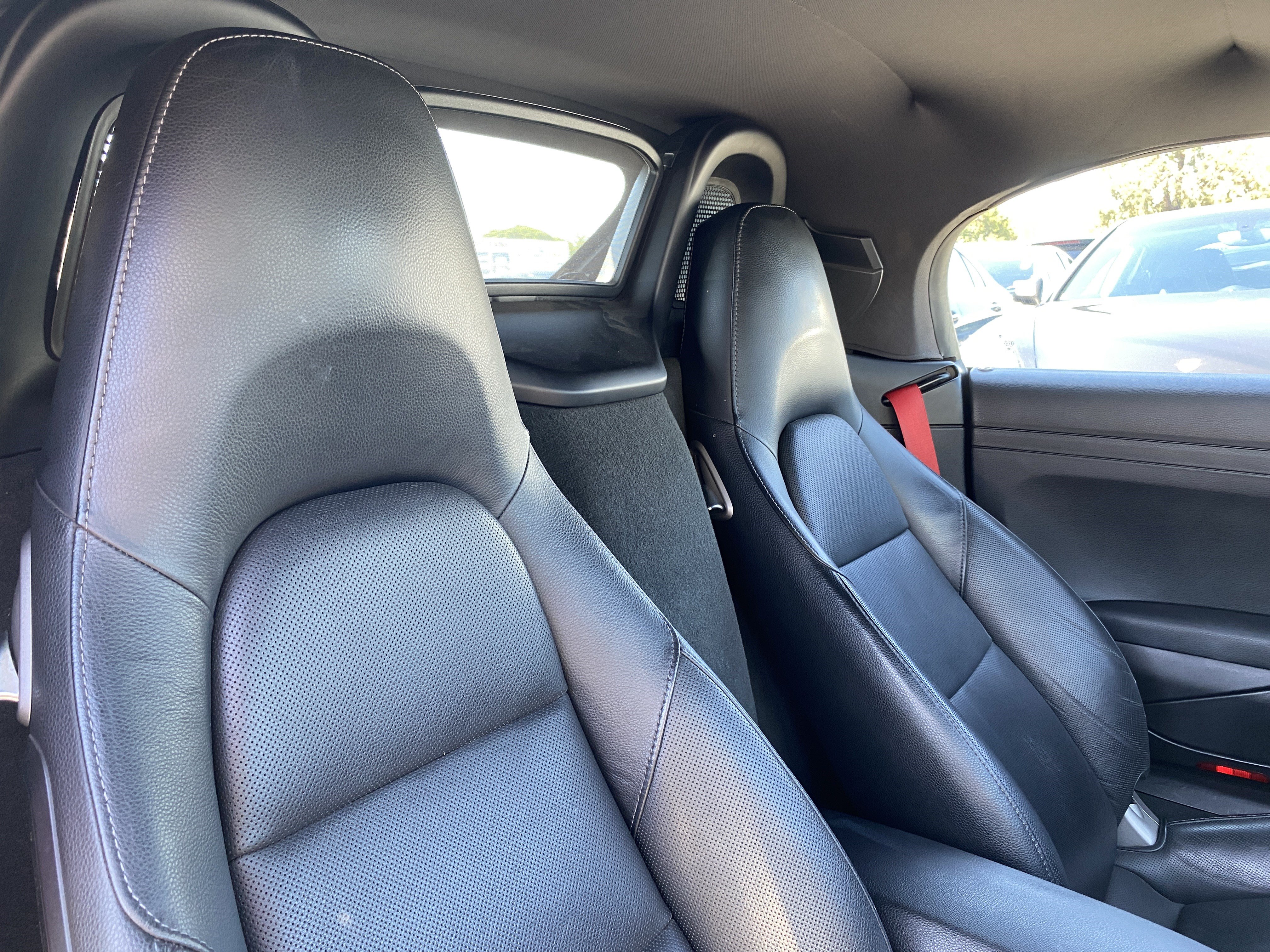 Used 2017 Porsche 718 Boxster RWD image 19