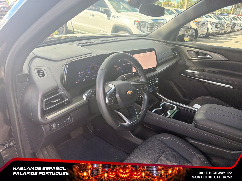 Used 2025 Chevrolet Traverse LT AWD/4WD image 12