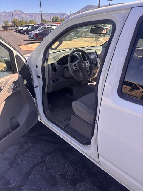 Used 2013 Nissan Frontier SV AWD/4WD image 17