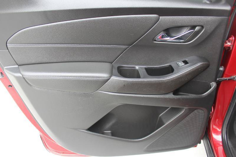 Used 2023 Chevrolet Traverse LT FWD image 12