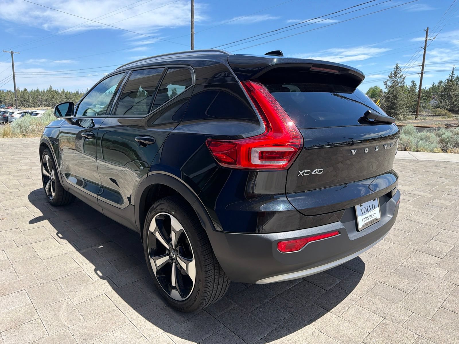 Used 2020 Volvo XC40 T5 Momentum w/ Protection Package Premier AWD/4WD image 5