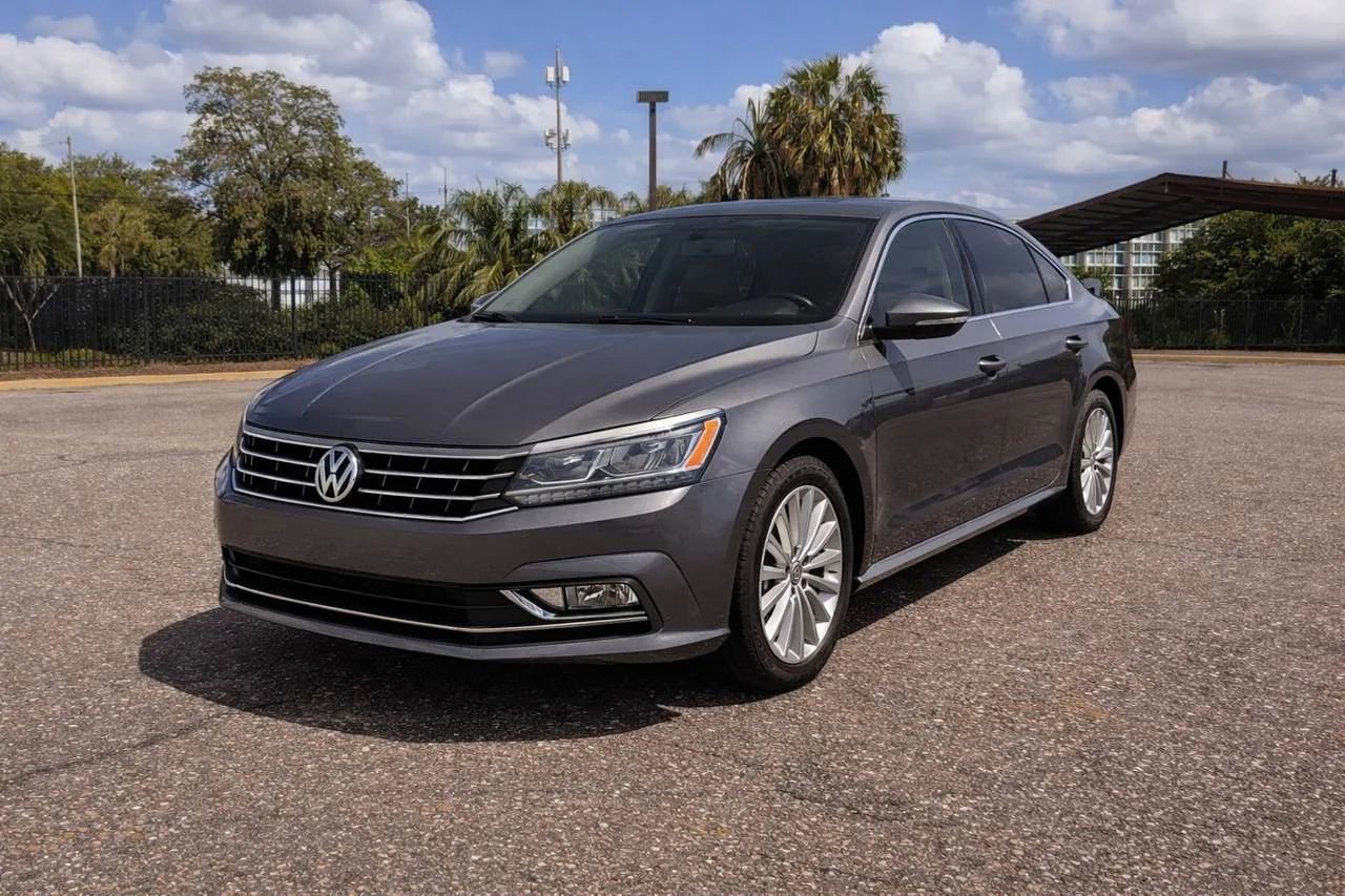 Used 2016 Volkswagen Jetta Sport FWD image 1