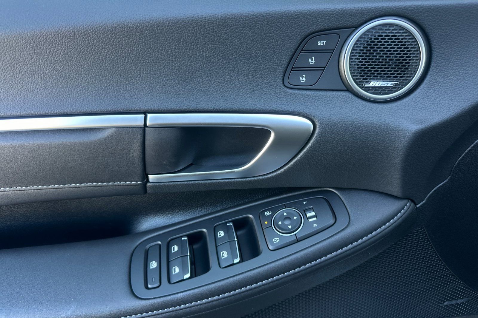 New 2025 Hyundai Sonata Limited image 11