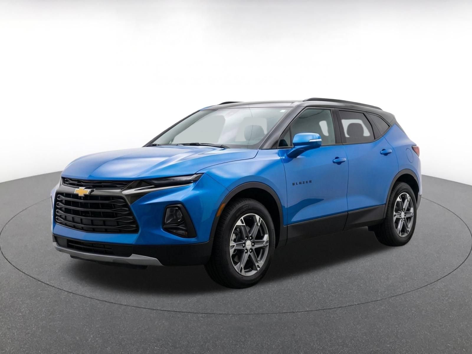 Used 2025 Chevrolet Blazer LT FWD image 3