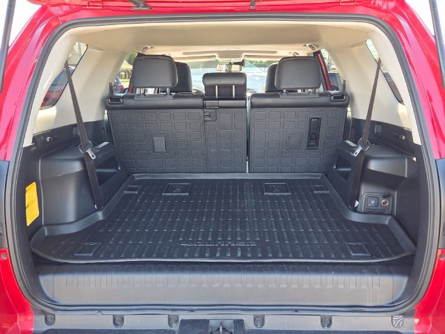 Used 2023 Toyota 4Runner SR5 Premium w/ Moonroof Package RWD image 7