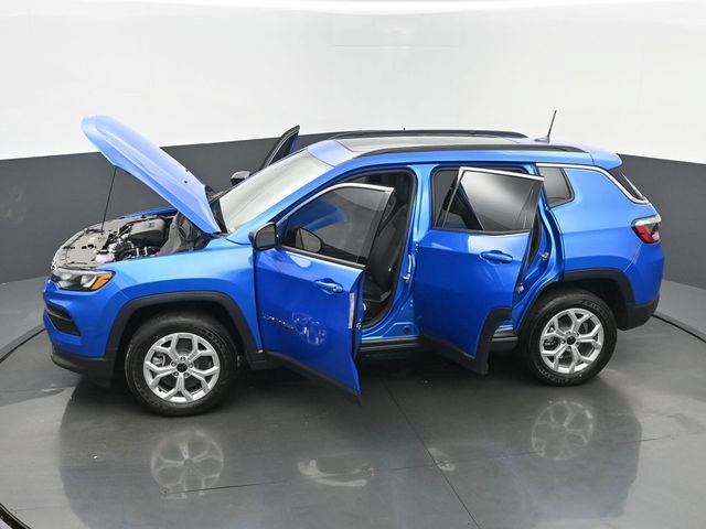 New 2025 Jeep Compass Latitude w/ Sun & Sound Group AWD/4WD image 63