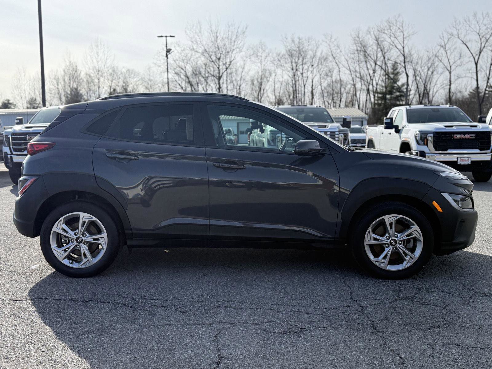 Used 2023 Hyundai Kona SEL image 4