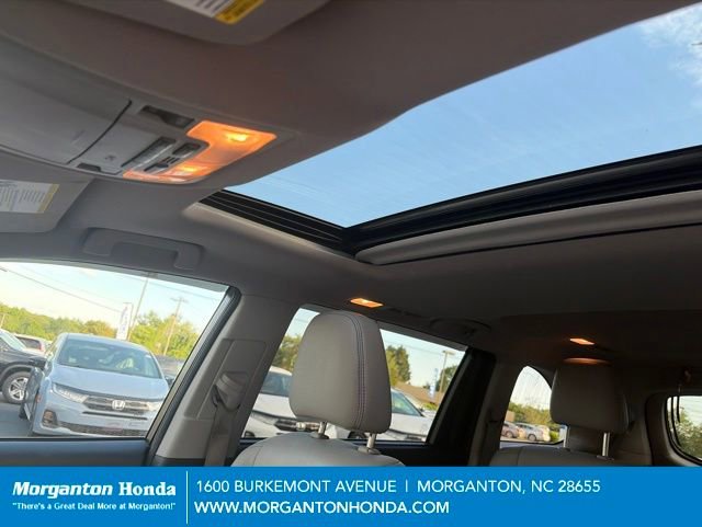 Used 2017 Toyota Highlander XLE w/ Carpet Mat Package AWD/4WD image 29