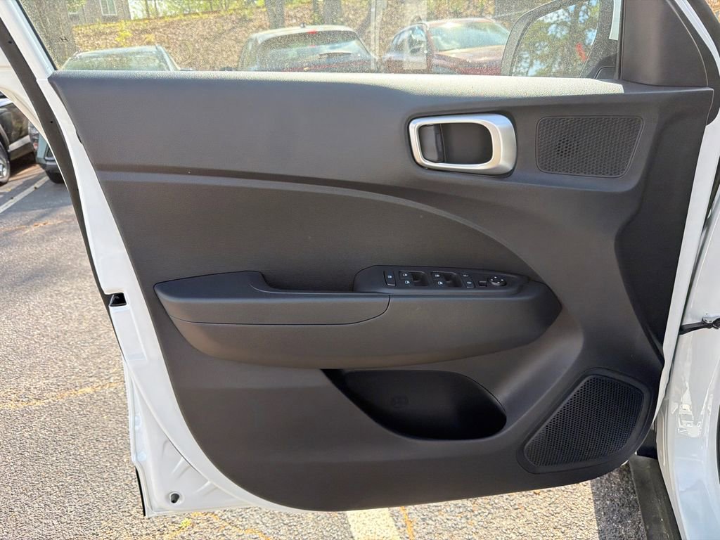 New 2026 Hyundai Venue SE image 10