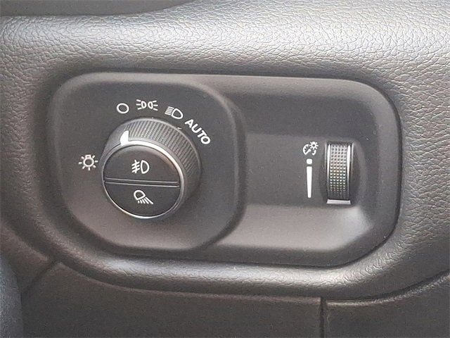 Used 2023 RAM 3500 Tradesman w/ Chrome Appearance Group image 32