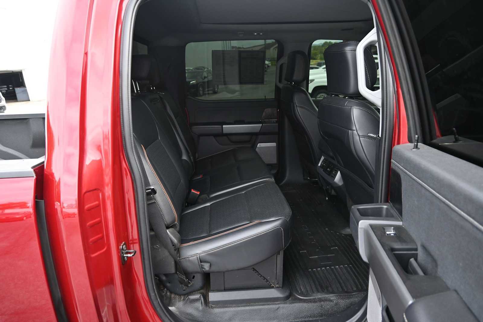 Used 2025 Ford F350 Lariat w/ Lariat Ultimate Package AWD/4WD image 17