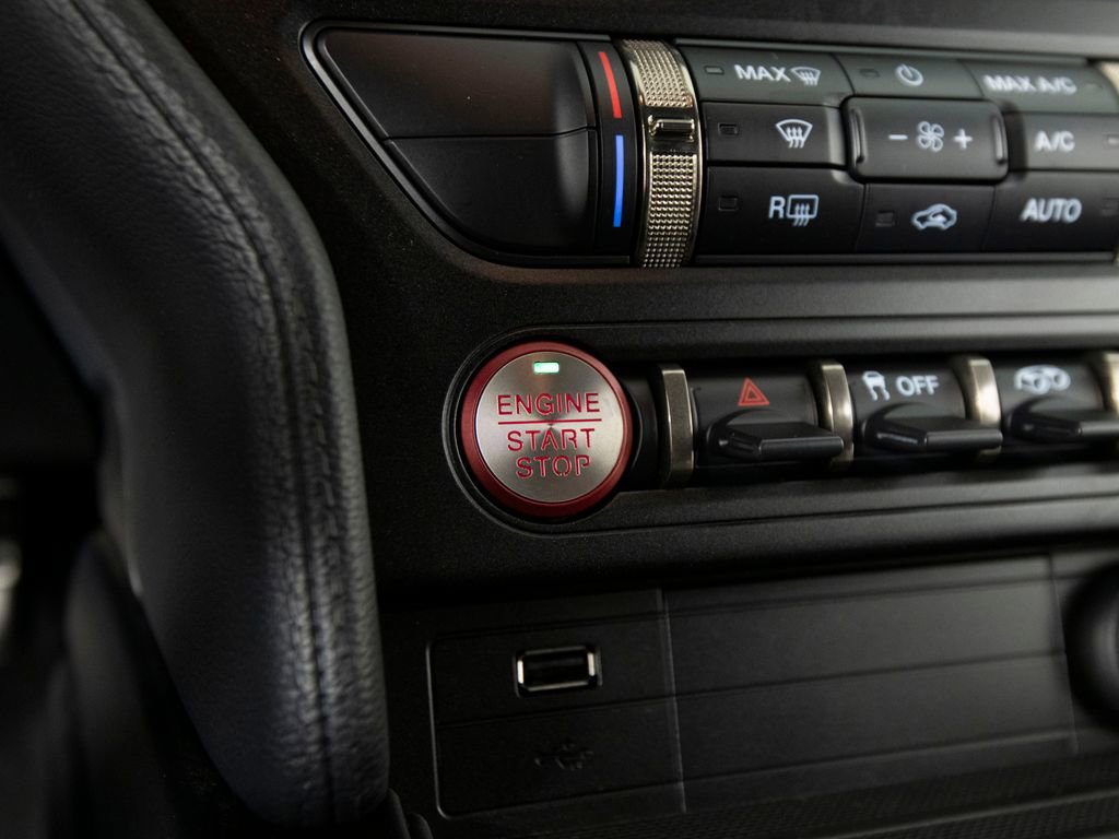 Used 2022 Ford Mustang Shelby GT500 w/ Carbon Fiber Track Pack image 22