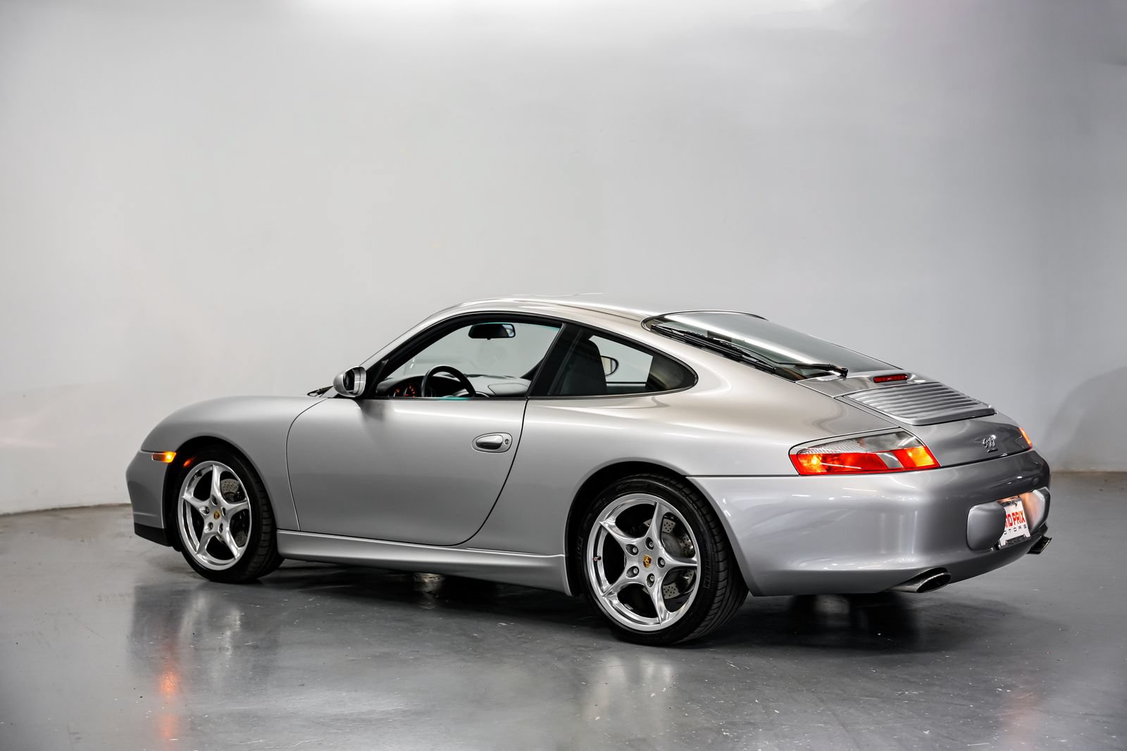Used 2004 Porsche 911 Carrera RWD image 8