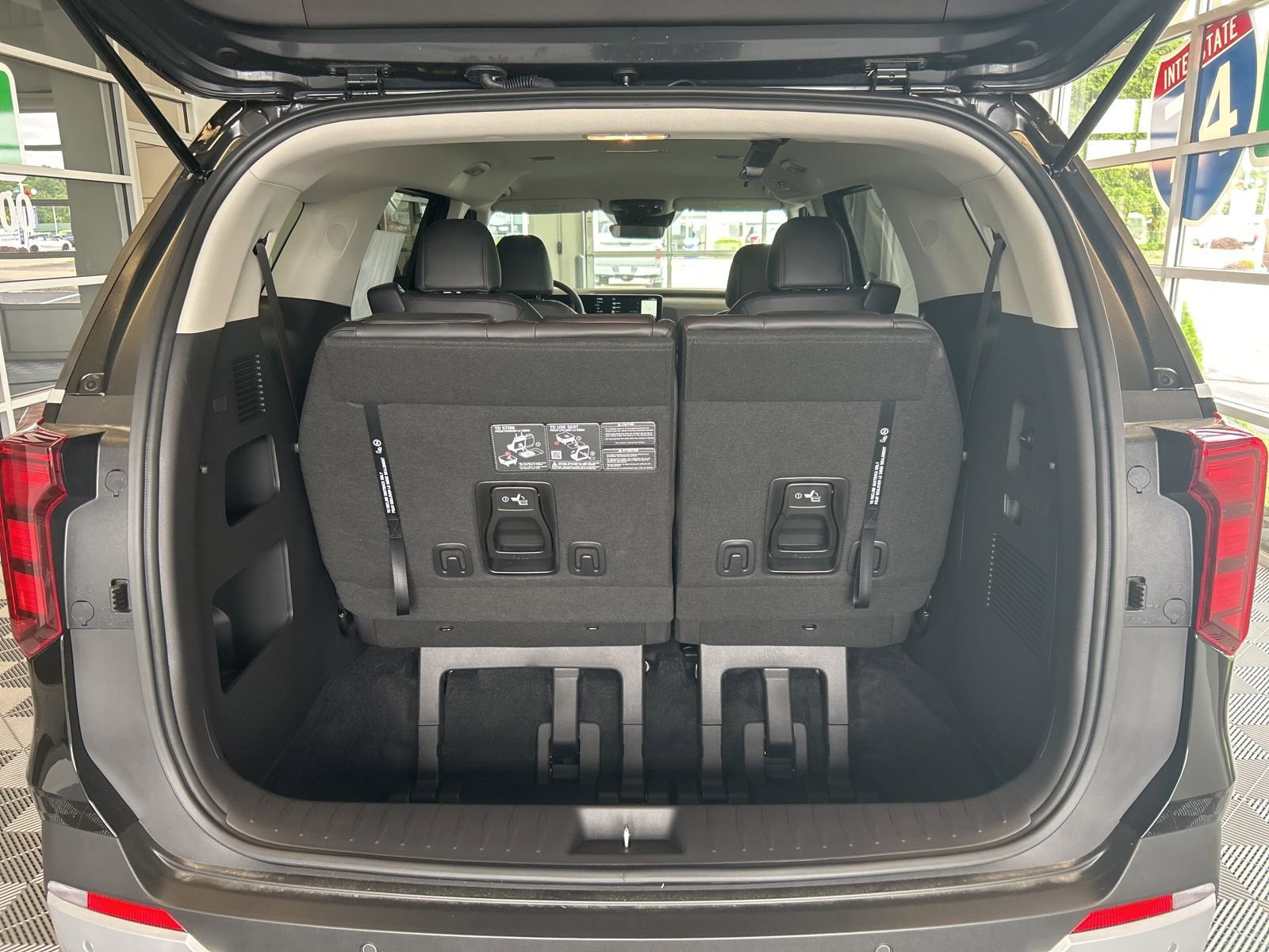 New 2025 Kia Carnival image 10