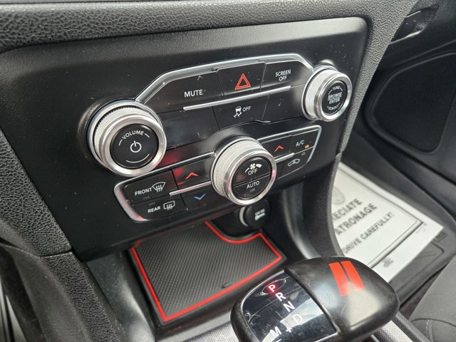 Used 2017 Dodge Charger SXT RWD image 9