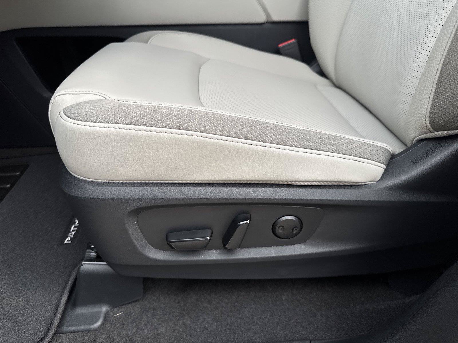 New 2026 Nissan Pathfinder SL FWD image 9