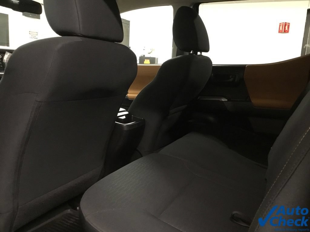 Used 2016 Toyota Tacoma SR5 w/ SR5 Appearance Package (SN) AWD/4WD image 32