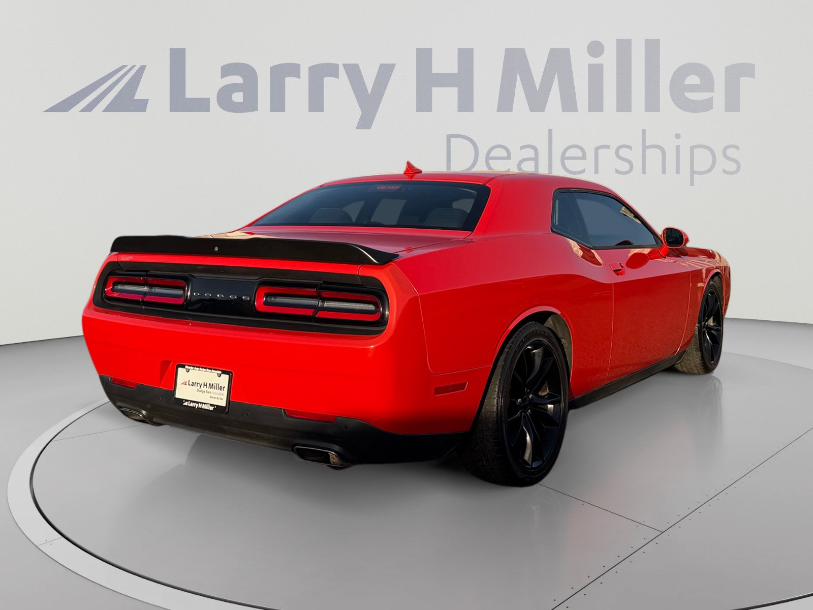 Used 2016 Dodge Challenger SXT w/ Blacktop Package RWD image 5