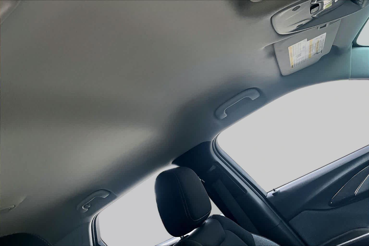 Used 2023 Chevrolet TrailBlazer LT FWD image 13