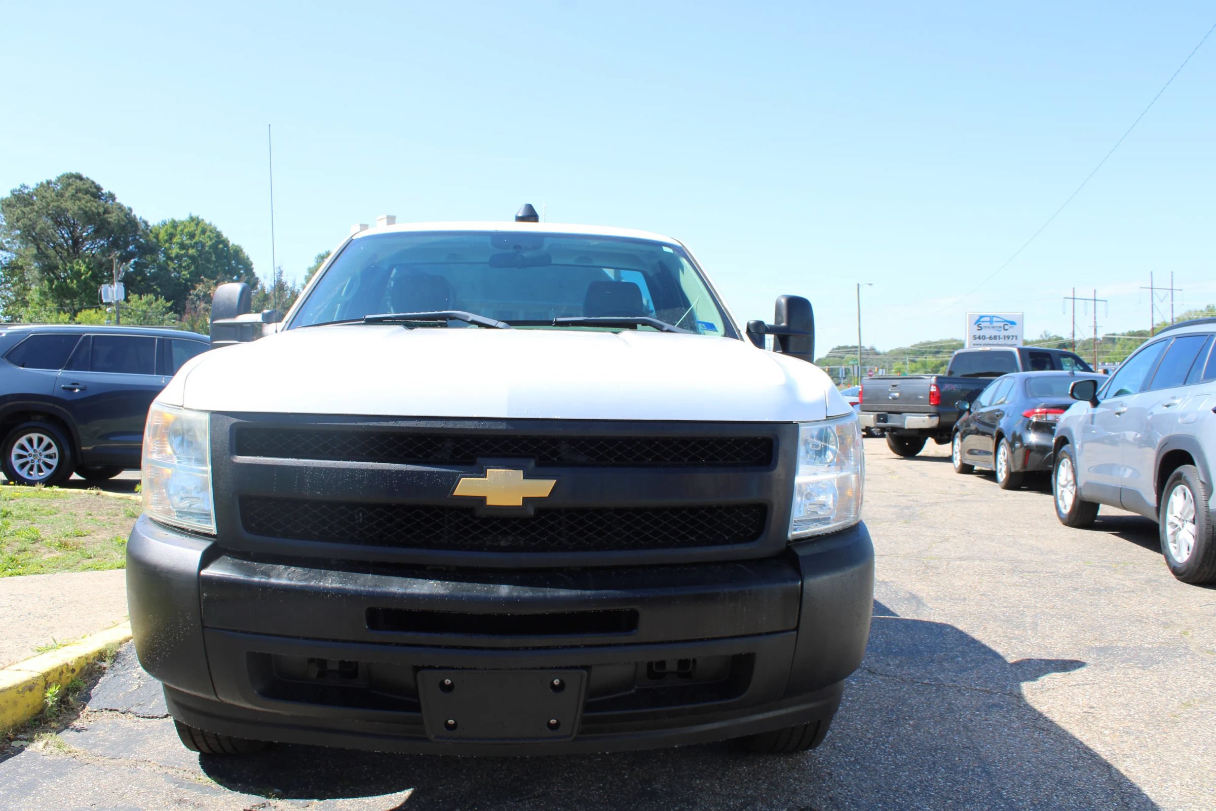 Used 2013 Chevrolet Silverado 1500 W/T RWD image 2