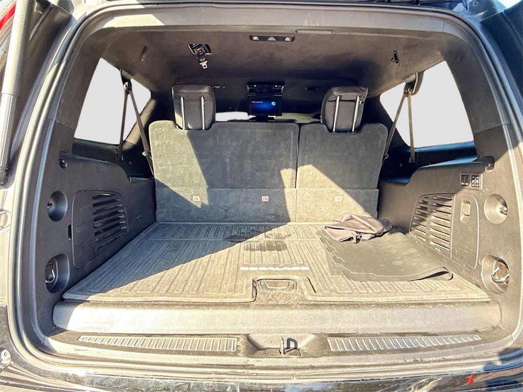 Used 2018 Cadillac Escalade ESV Platinum image 30