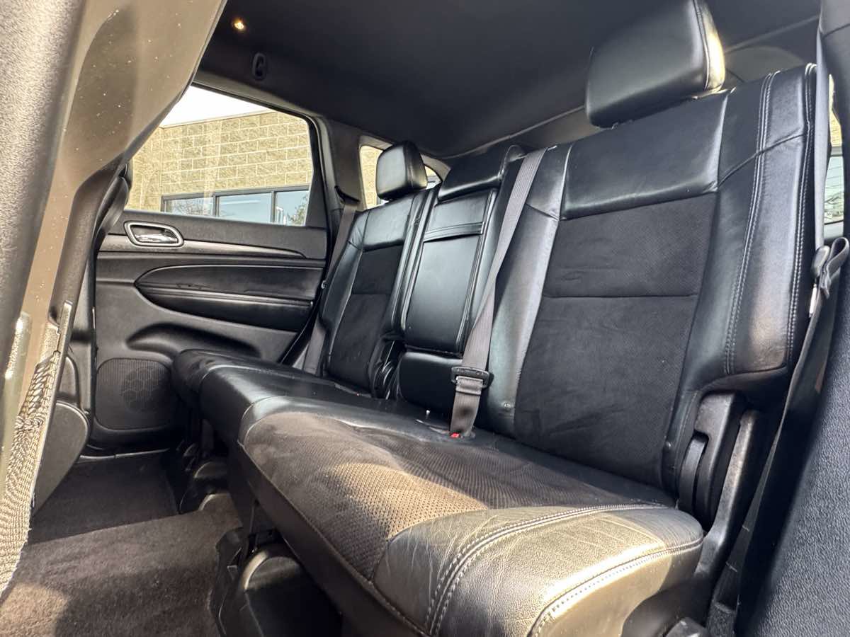 Used 2017 Jeep Grand Cherokee Altitude image 38