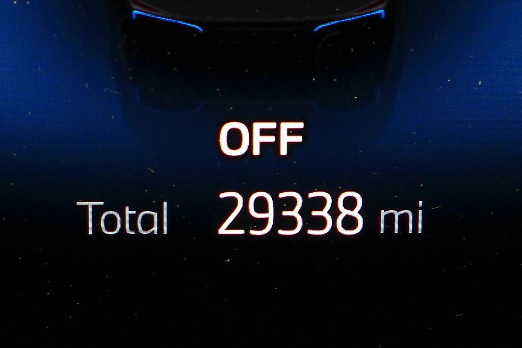 Used 2023 BMW i4 eDrive35 image 32