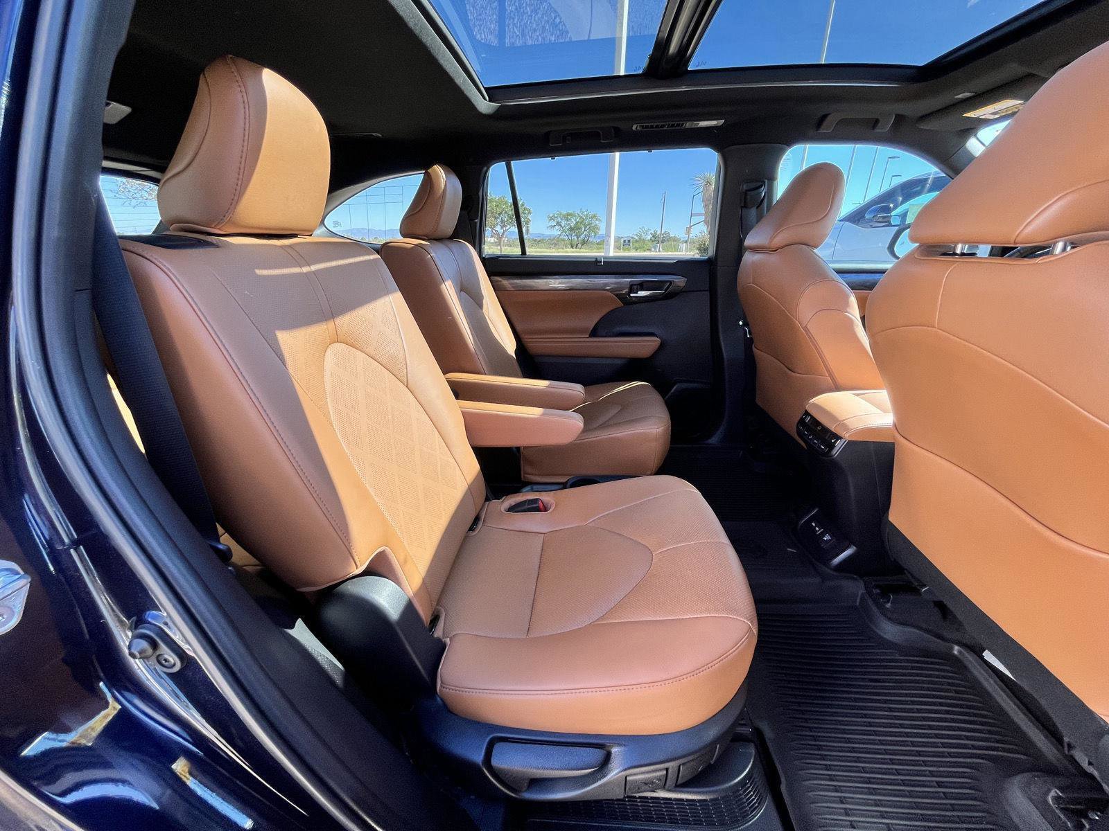 Used 2023 Toyota Highlander Platinum image 26