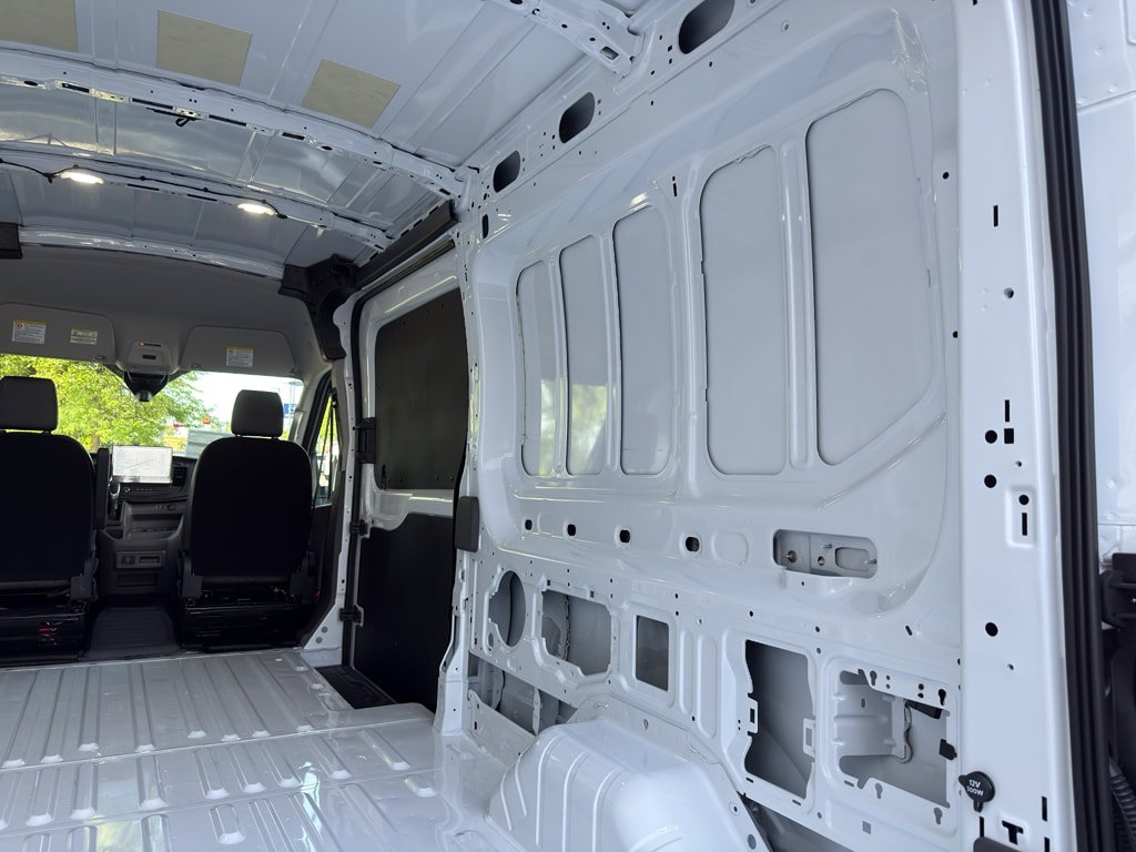 New 2026 Ford Transit 250 148 Medium Roof RWD image 8
