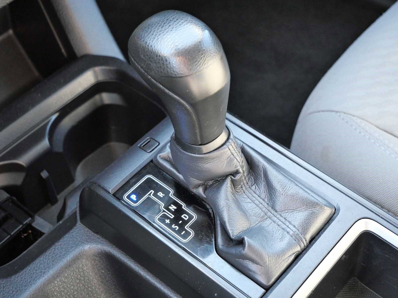 Used 2020 Toyota Tacoma SR image 25