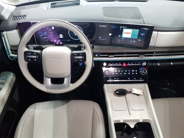 Certified 2025 Hyundai Santa Fe Calligraphy FWD image 3