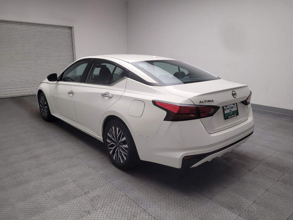Used 2025 Nissan Altima 2.5 SV FWD image 5