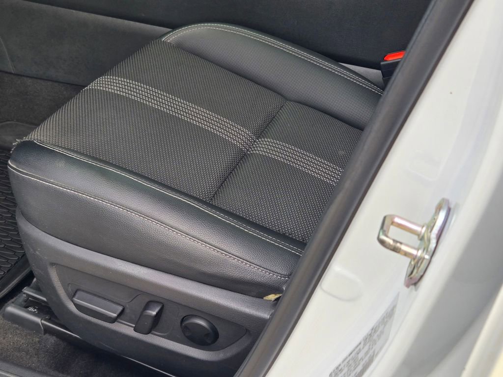 Used 2023 MAZDA CX-50 2.5 S w/ Cargo Package image 31