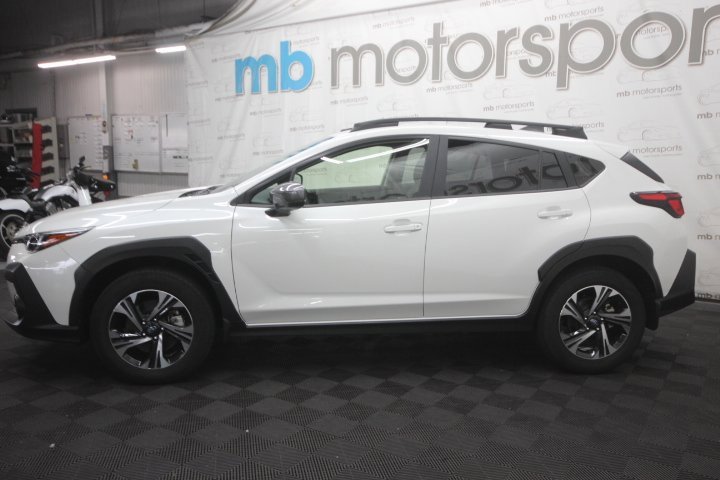 Used 2024 Subaru Crosstrek 2.0i Premium image 2