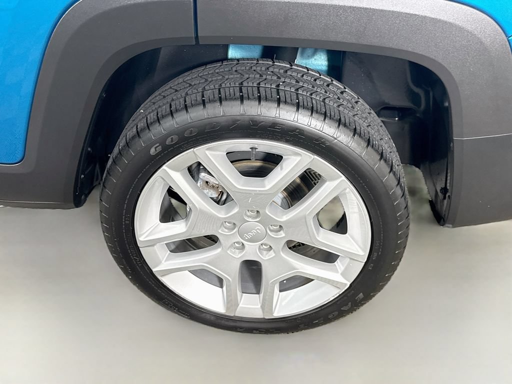 Used 2021 Jeep Renegade Latitude AWD/4WD image 35