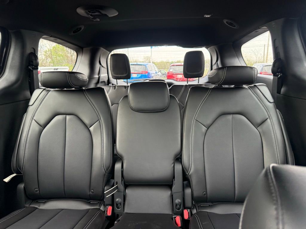 New 2026 Chrysler Pacifica Select FWD image 29
