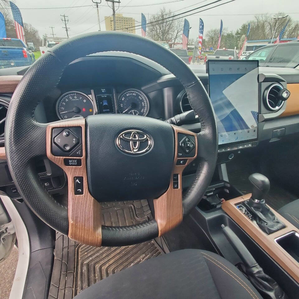 Used 2018 Toyota Tacoma SR5 image 17