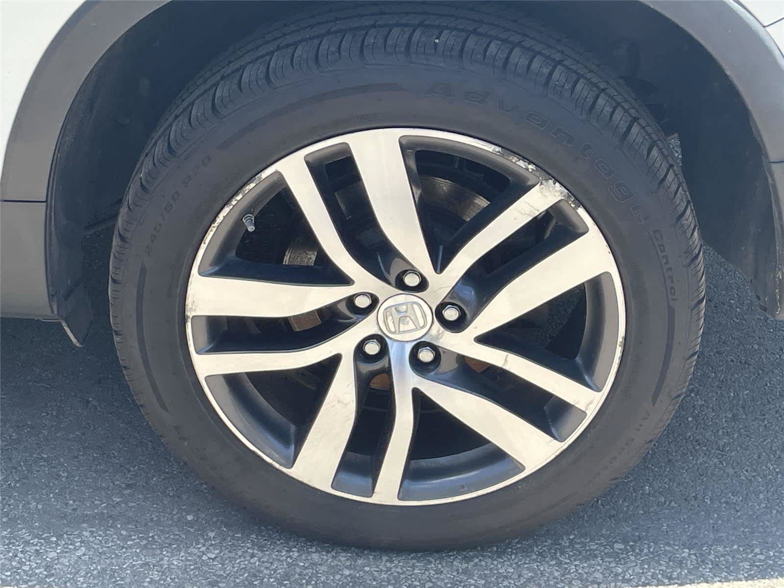Used 2016 Honda Pilot Touring image 11