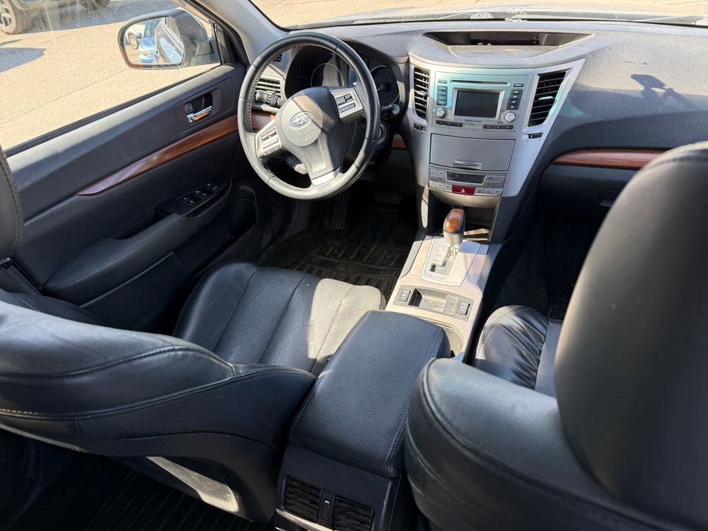 Used 2013 Subaru Outback 2.5i Limited AWD/4WD image 9