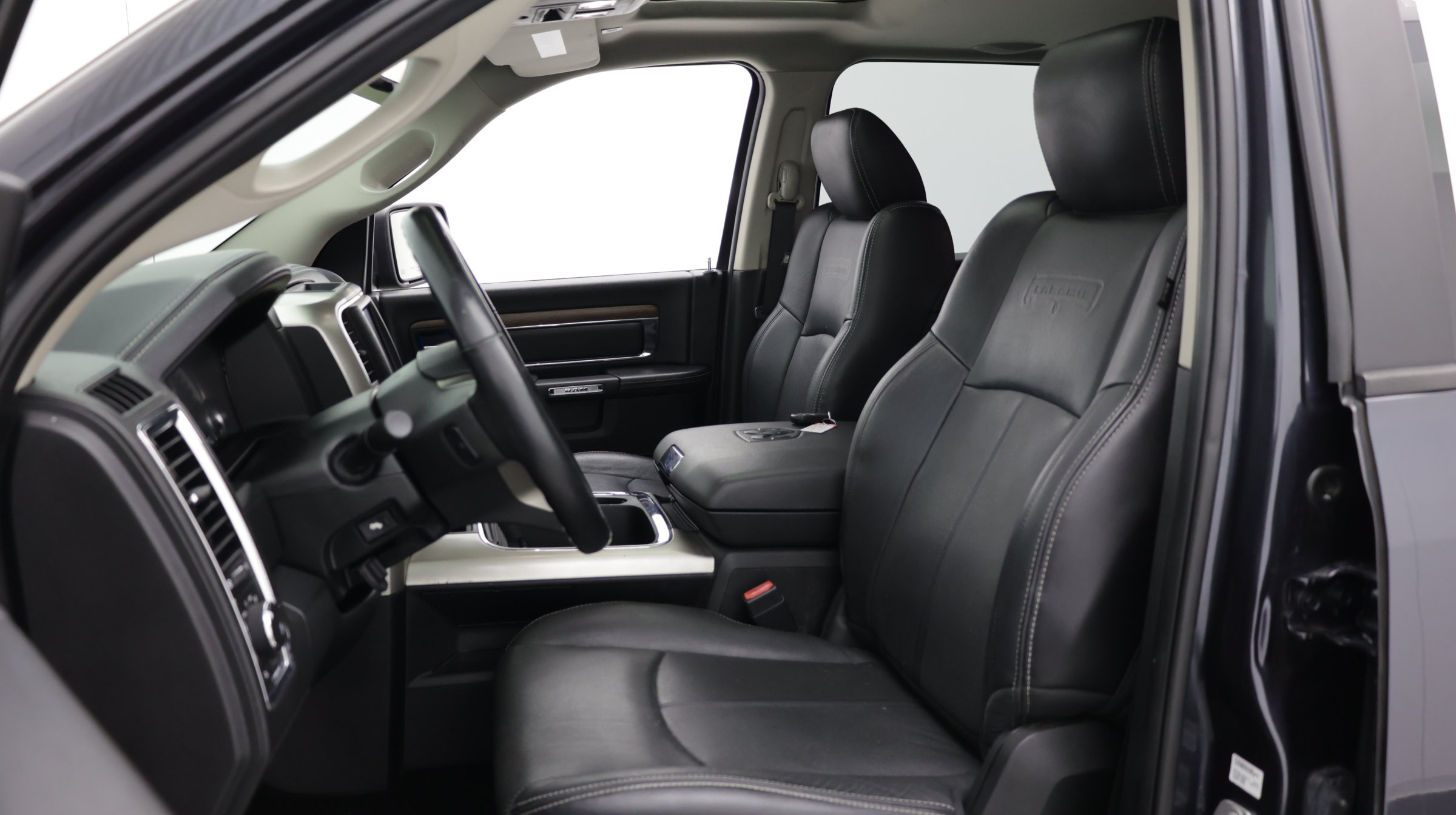 Used 2017 RAM 1500 Laramie w/ Convenience Group AWD/4WD image 19