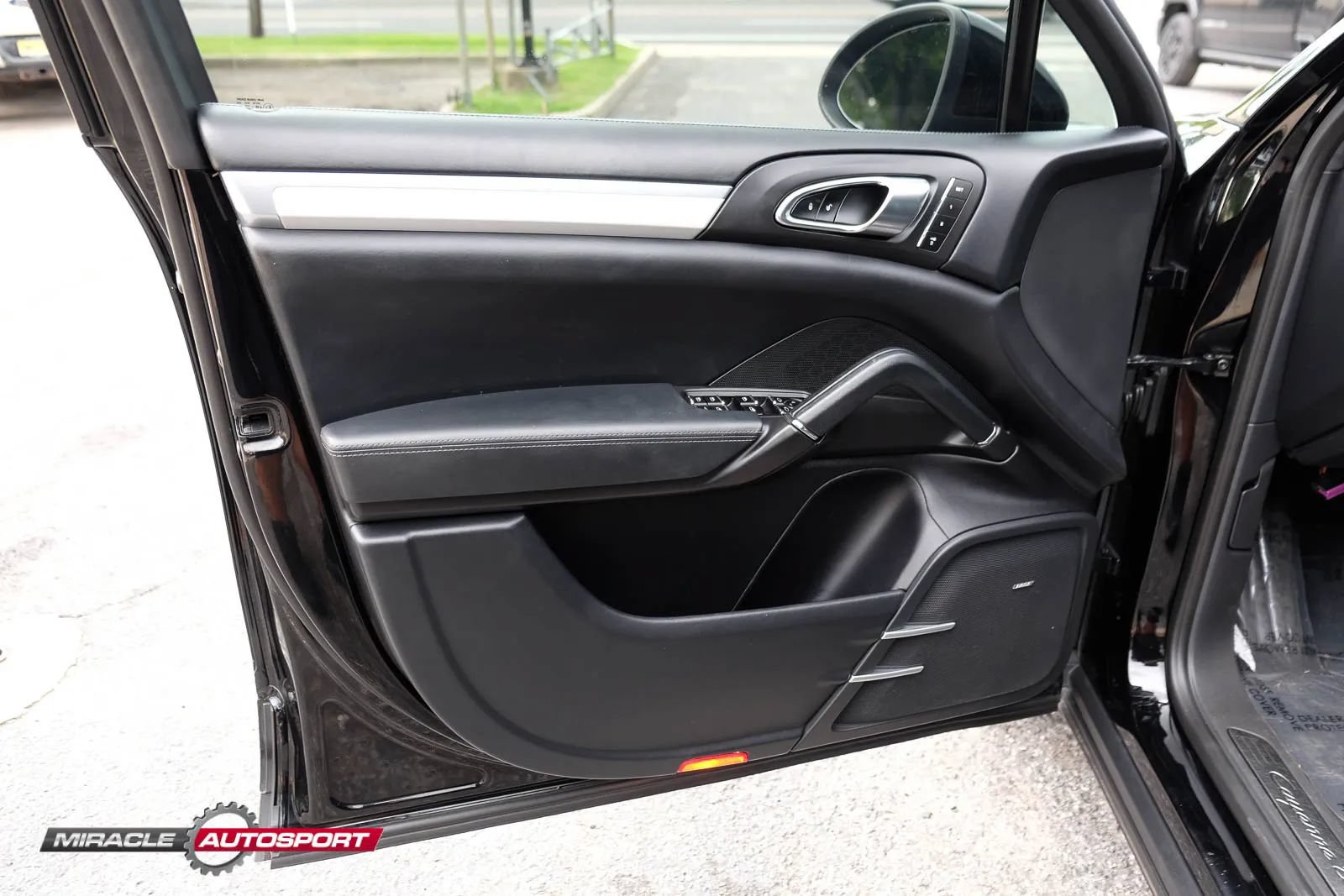 Used 2014 Porsche Cayenne Turbo AWD/4WD image 15