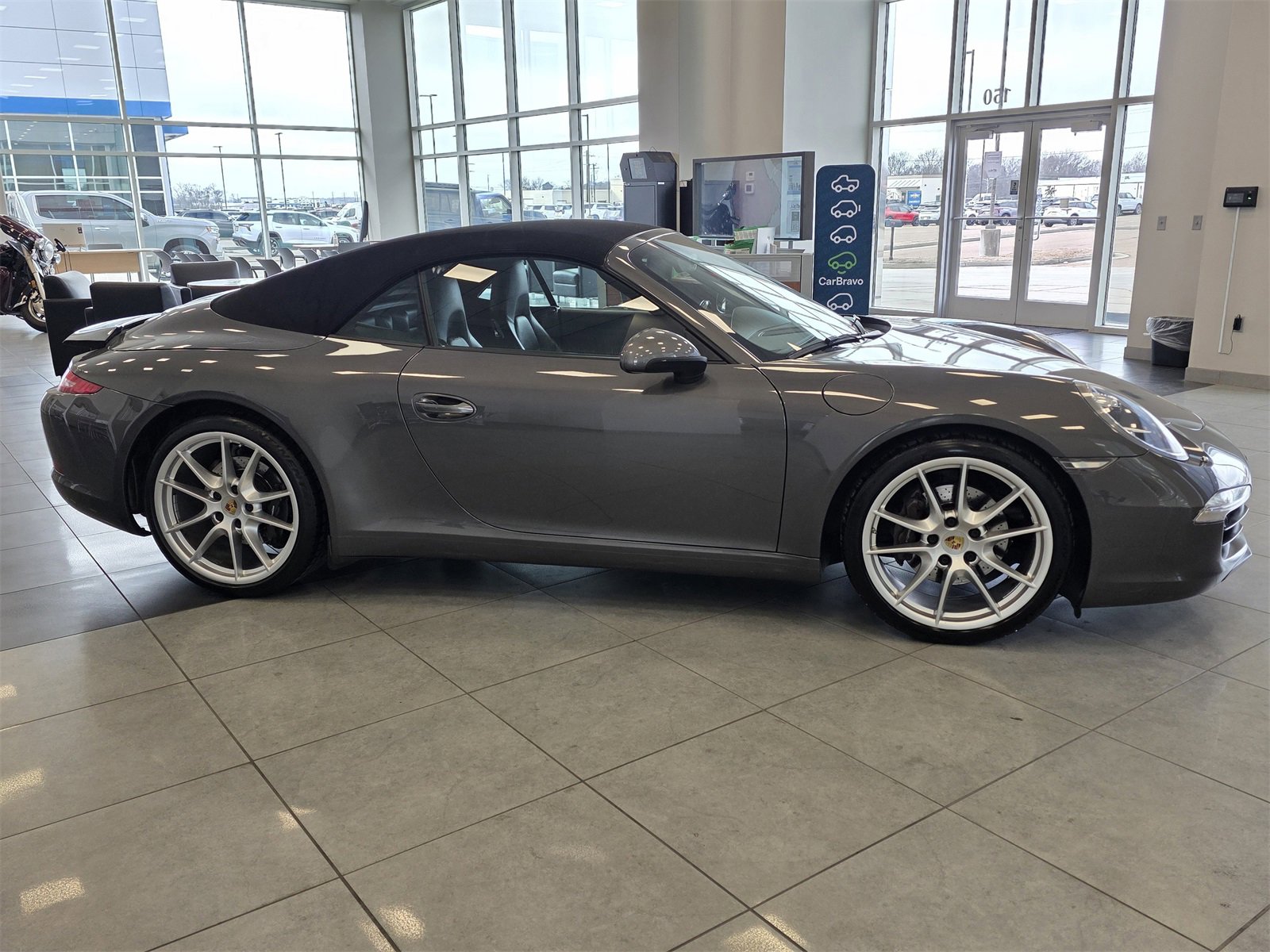 Used 2015 Porsche 911 Carrera image 4