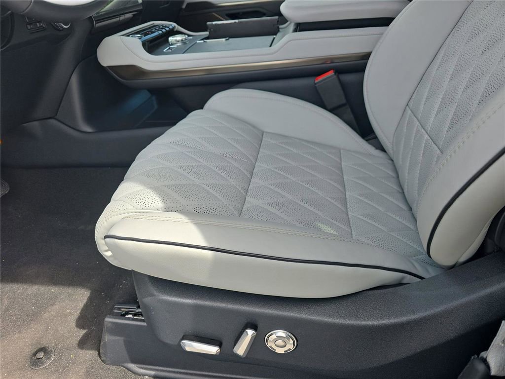 New 2026 Lincoln Navigator L Black Label image 16