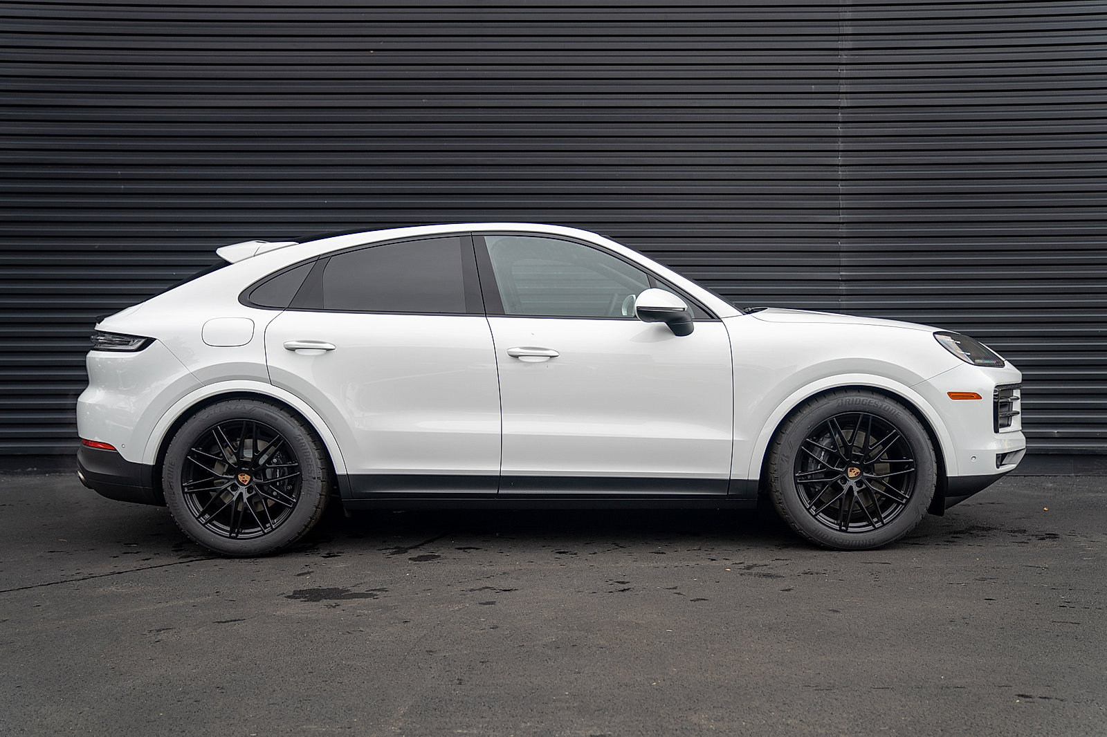 Used 2025 Porsche Cayenne Coupe image 29